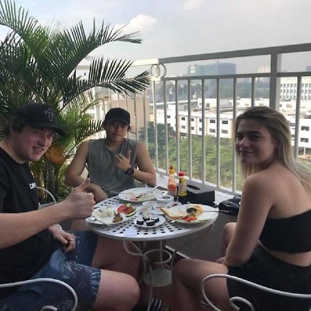 Vivian Saigon Hotel Хошимин Екстериор снимка