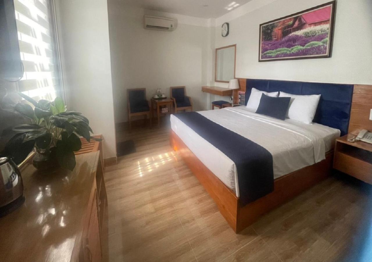 Vivian Saigon Hotel Хошимин Екстериор снимка