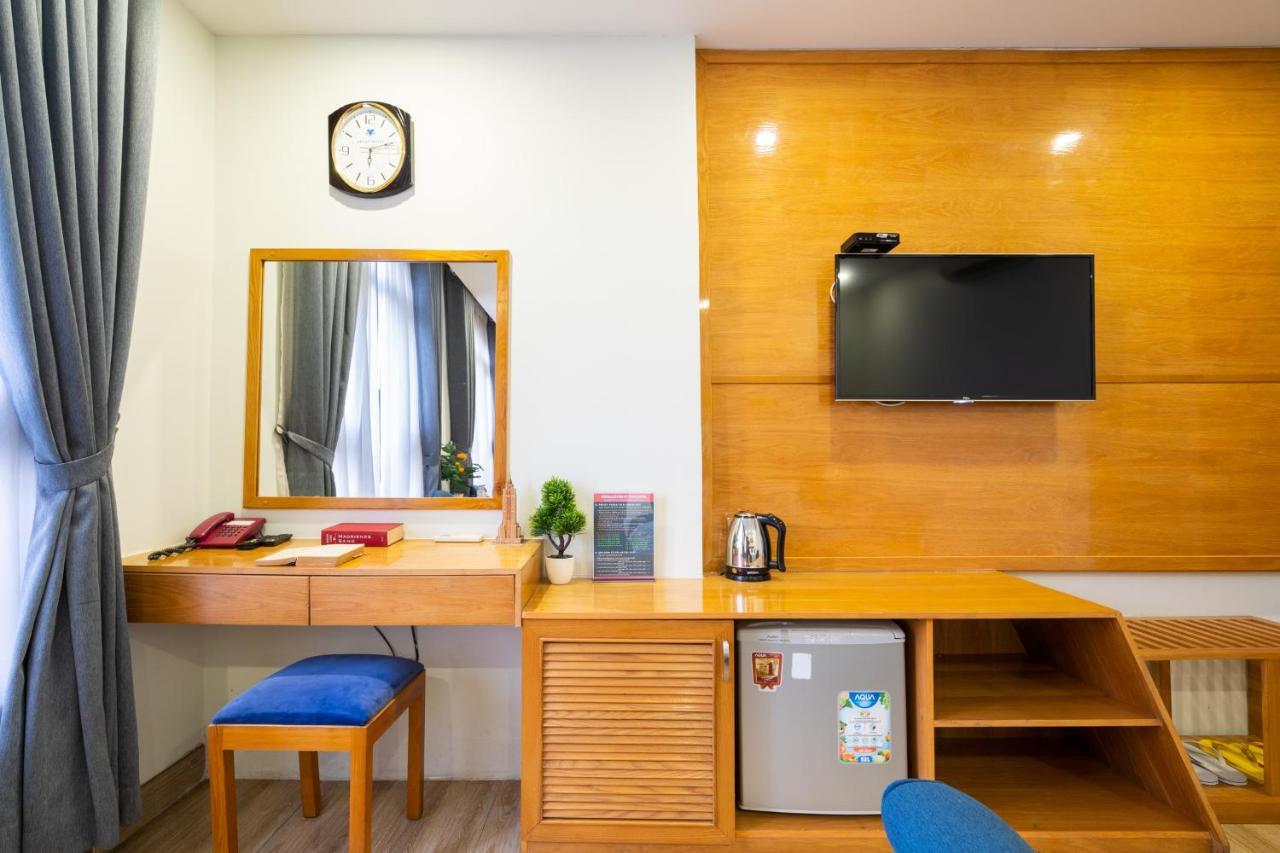 Vivian Saigon Hotel Хошимин Екстериор снимка