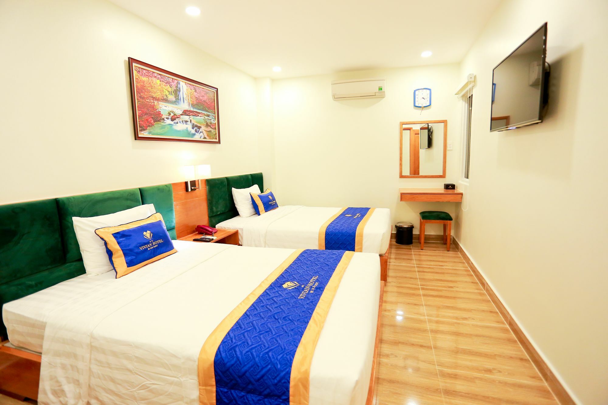 Vivian Saigon Hotel Хошимин Екстериор снимка
